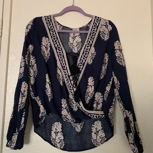 Tie front botanical print drapes blouse NWOT